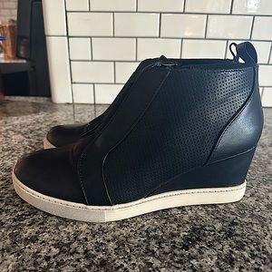 BLACK wedge Kolie from Target